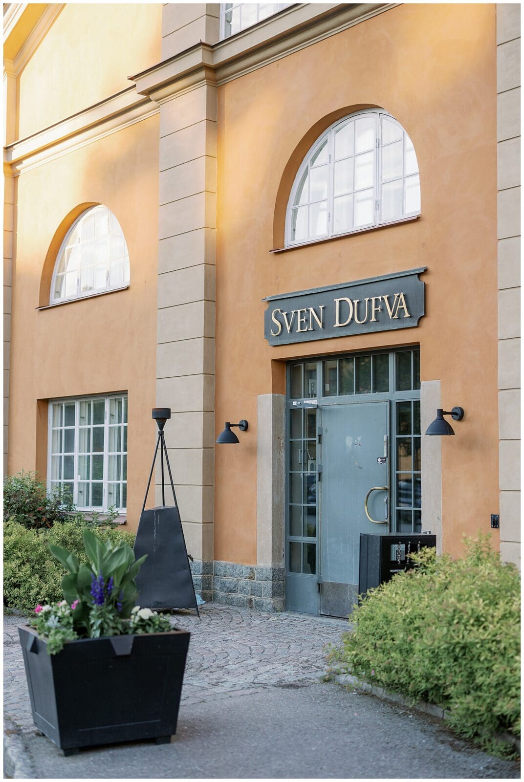 Ingången till Sven Dufva i Uppsala